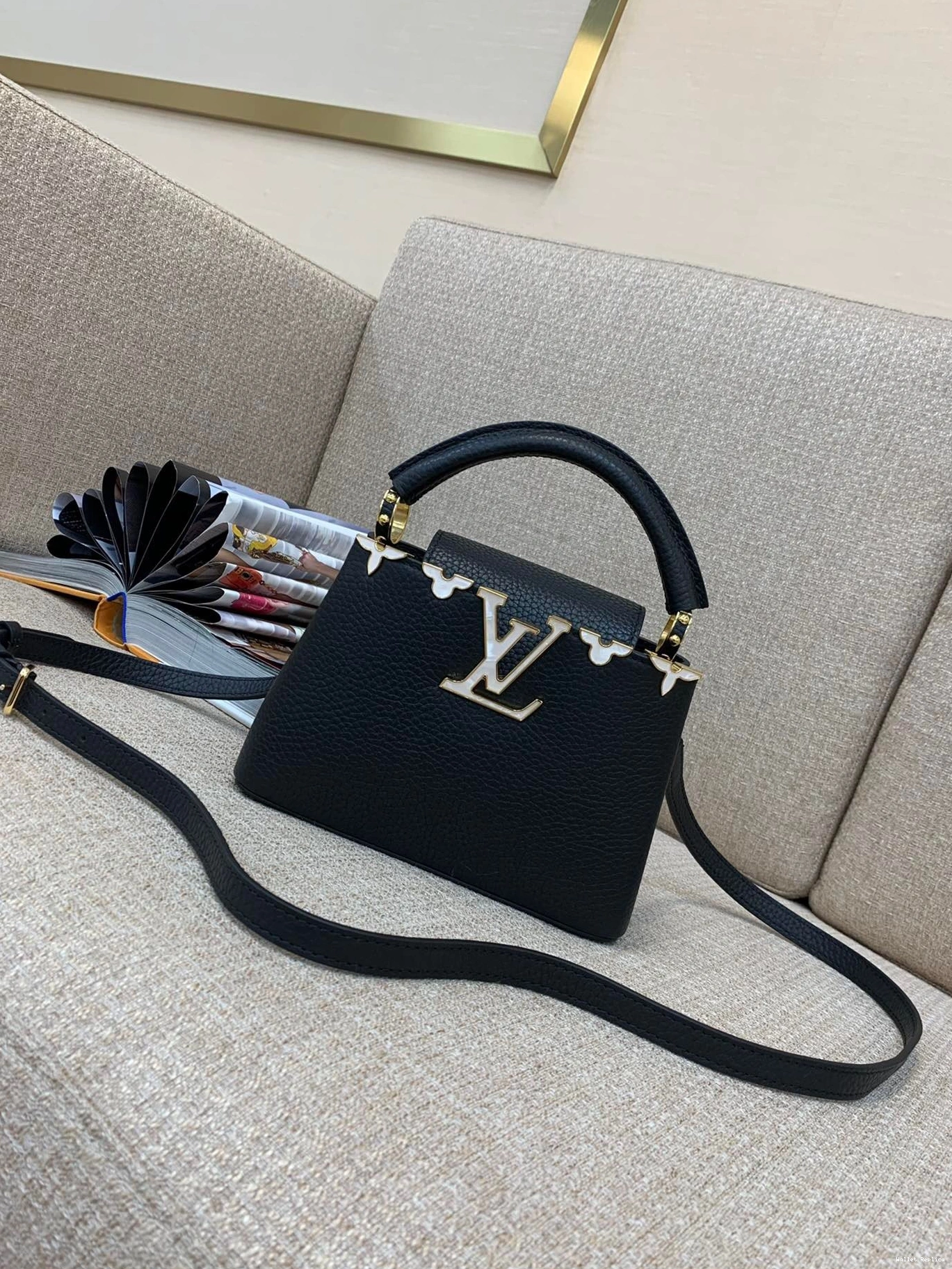 Affordable MINI LOUIS VUITTON CAPUCINES 0819